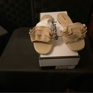 Larroude Ivy Ruffle Flat Mule- Beige Raffia. Size 7.5.  NWT